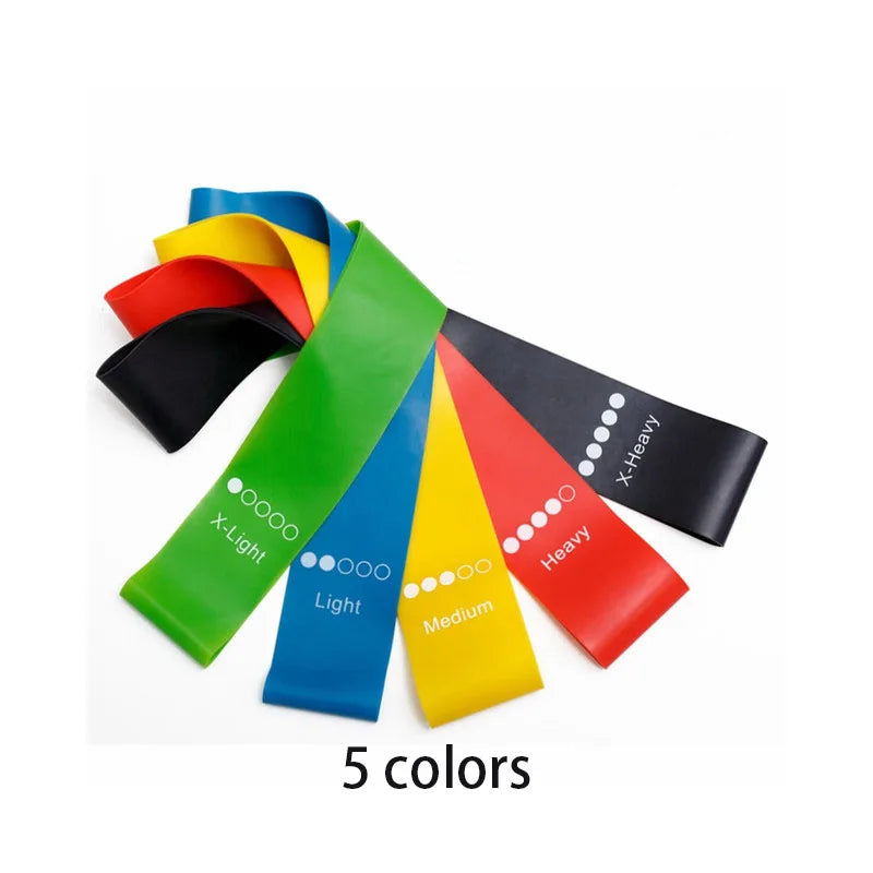 Bandes élastiques musculation de différentes résistances disponibles en cinq couleurs pour entraînement complet
