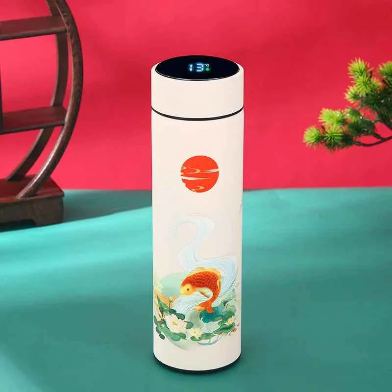 Bouteille isotherme intelligente design traditionnel avec motifs de carpe et de cygne sur fond coloré