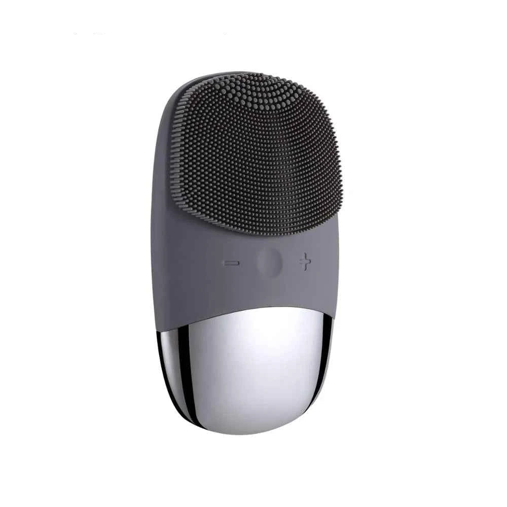 Brosse nettoyante sonique en gris avec zone de nettoyage en silicone pour un soin doux du visage