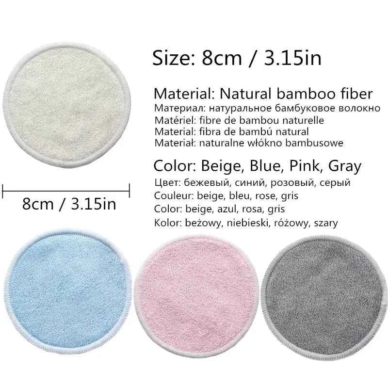 Quatre disques démaquillants réutilisables en bambou de 8 cm dans des couleurs beige, bleu, rose et gris