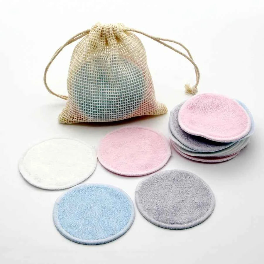 Disques démaquillants réutilisables en coloris variés avec un sac en filet de rangement