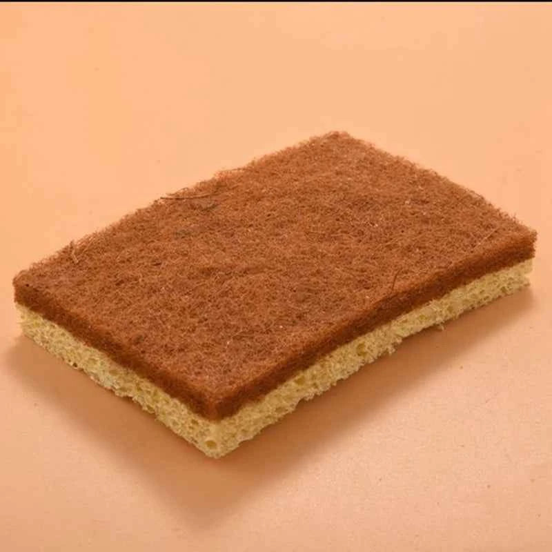 Éponge écologique en deux couches pour un nettoyage efficace et durable, idéale pour la maison.