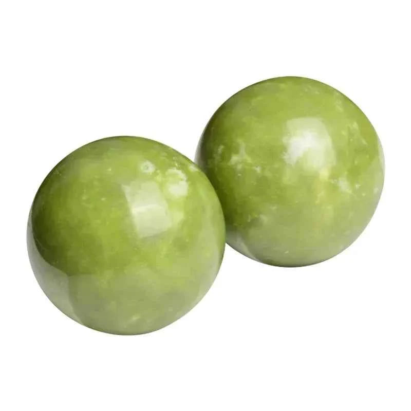 Boules de jade bien-être vertes pour massage et relaxation, favorisant le bien-être quotidien