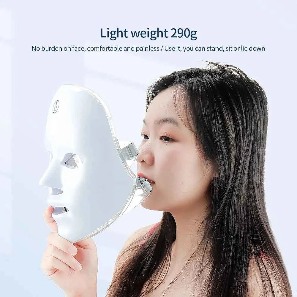 Masque luminothérapie portable léger de 290g offrant confort et facilité d'utilisation sur le visage.