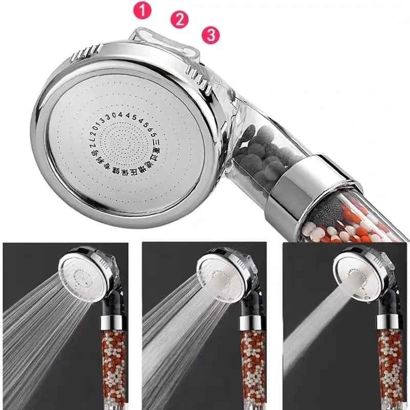 Pommeau de douche spa en chrome avec affichage et jets d'eau ajustables pour une expérience relaxante
