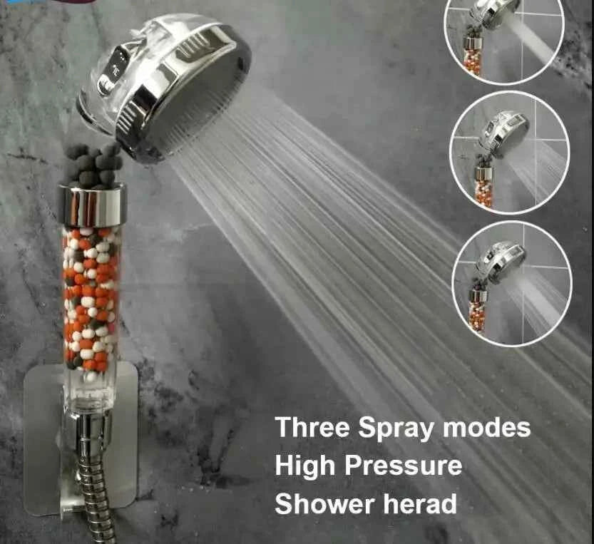 Pommeau de douche spa avec trois modes de spray et haute pression pour une expérience relaxante.