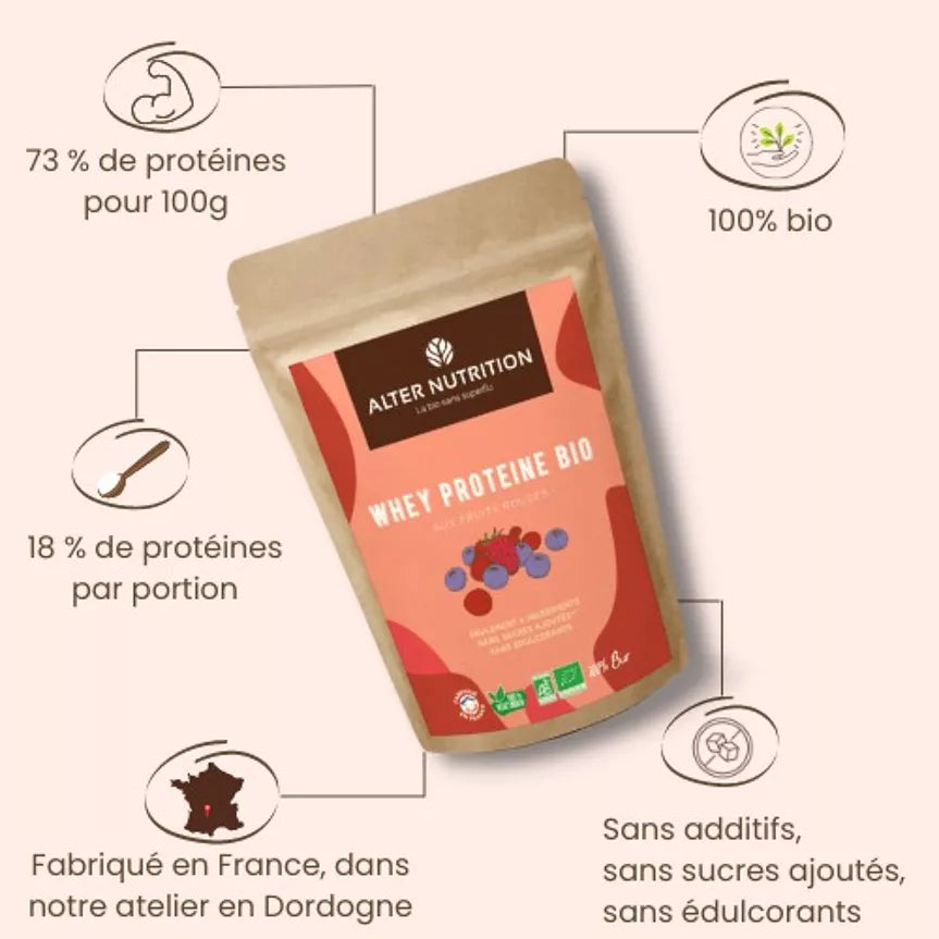 Sachet de protéine whey bio fruits rouges avec détails nutritionnels sur l'emballage