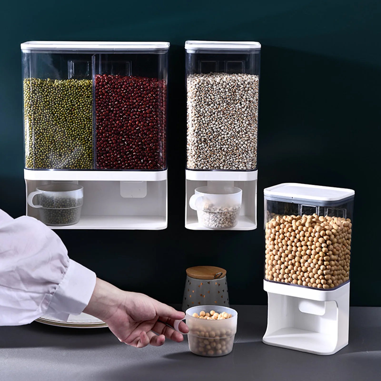 Distributeur de nourriture pratique avec trois compartiments pour une organisation optimale des aliments