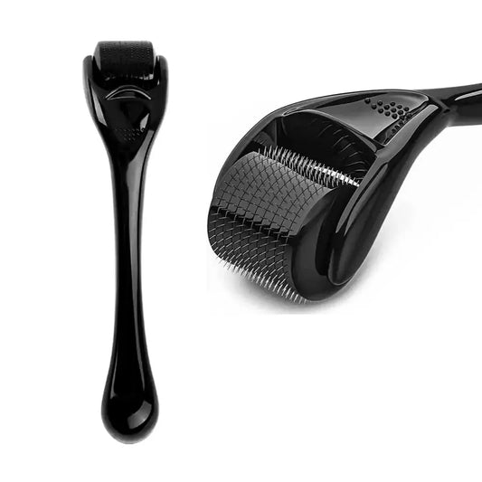 Rouleau microneedling visage noir de Le terrier du bien-être pour améliorer la texture de la peau